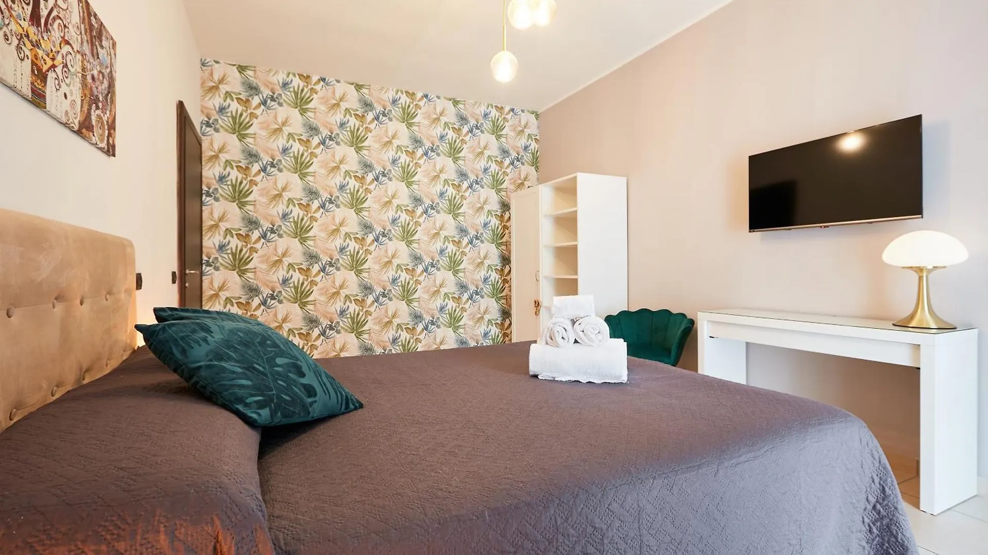 Vicky'S Luxury Guesthouse By Napoliapartments 0*, Naples Italy